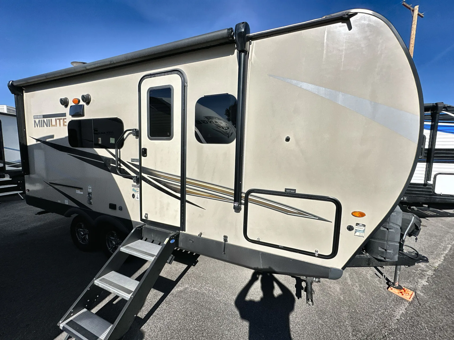 2022 Forest River Rockwood Mini Lite 2104S — campside