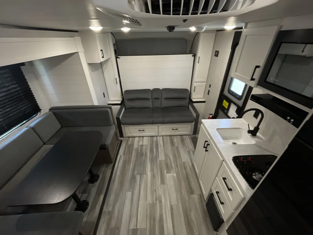 2025 Jayco Jay Flight SLX 197MBW, Photos photo 3