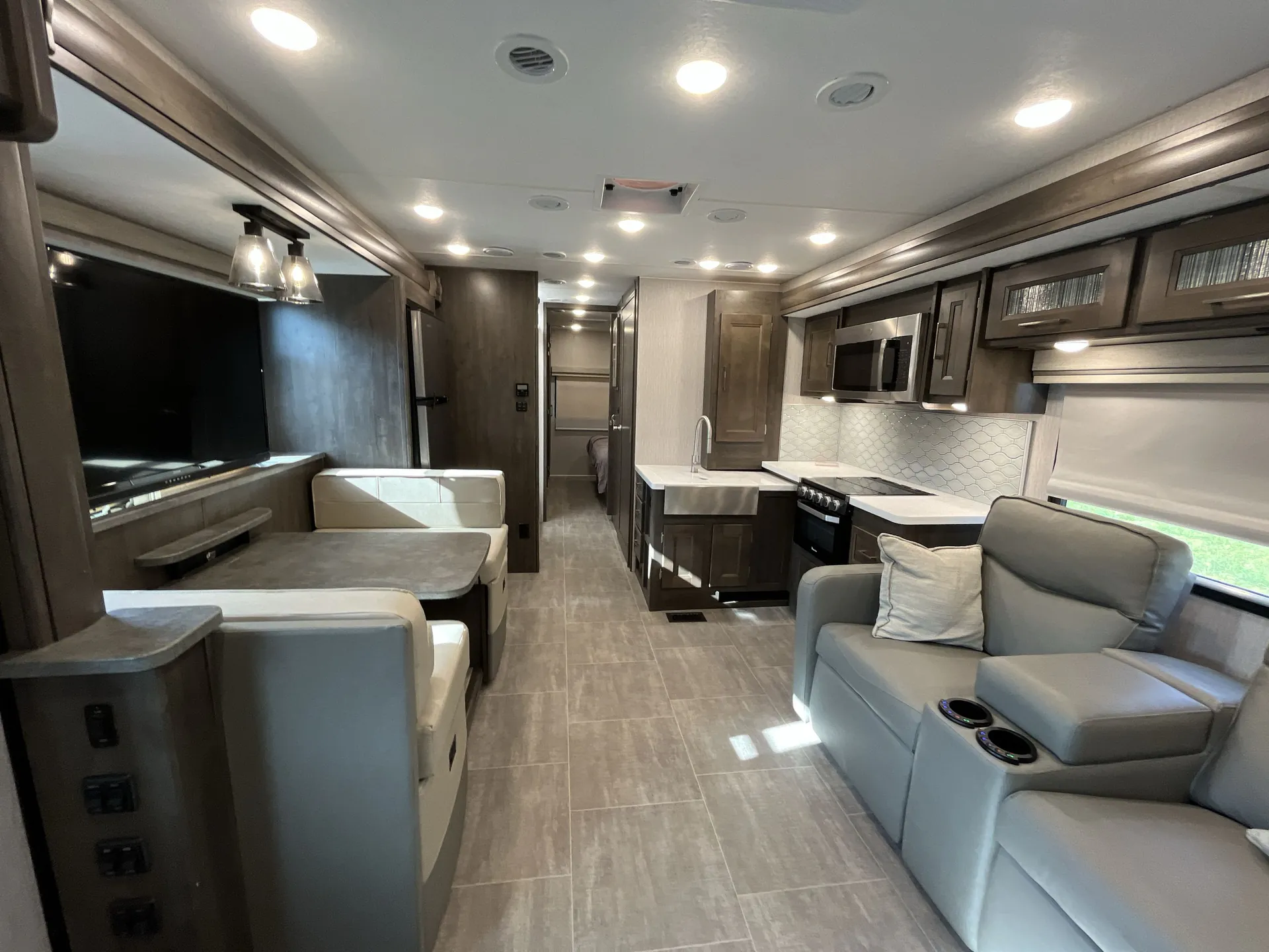 2022 Coachmen Mirada 315KS — living area main