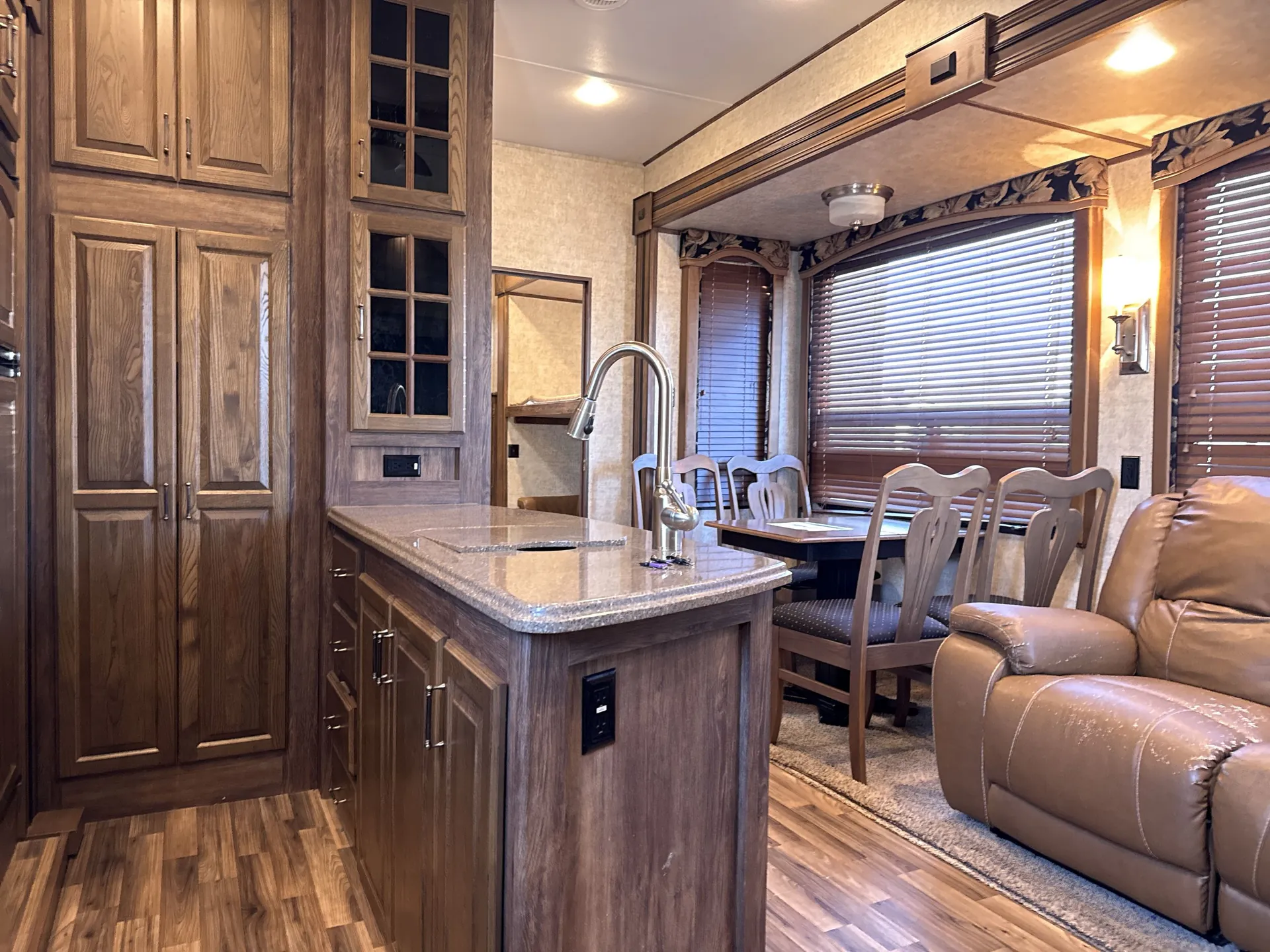 2015 Keystone Avalanche 360RB — living area main