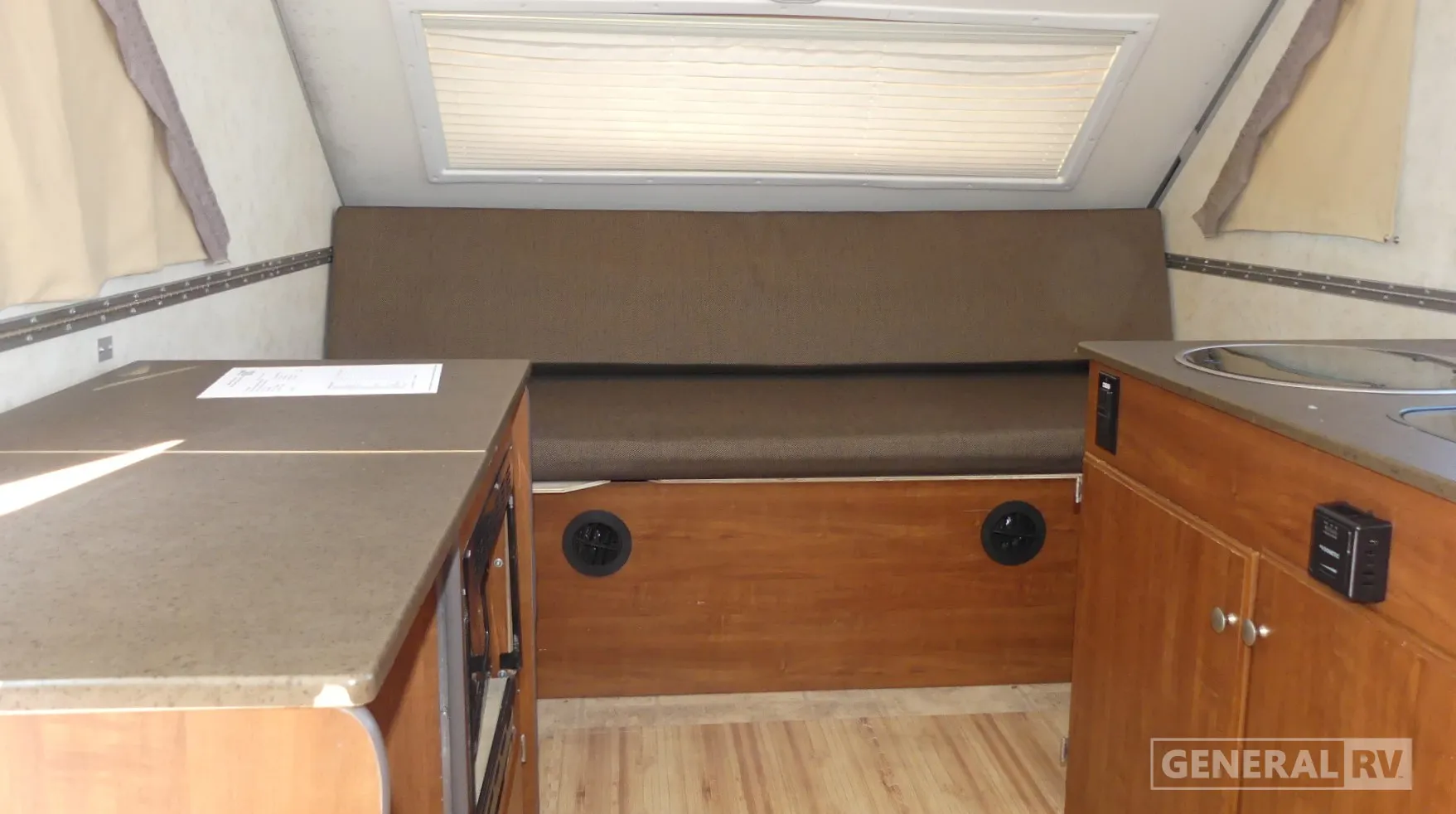 2015 Aliner Expedition Rear Sofa - Photo 3
