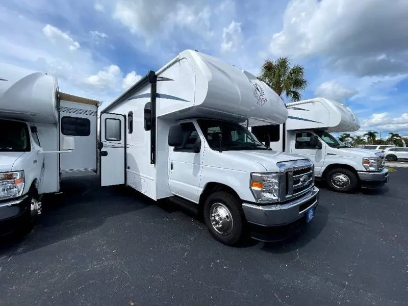 2024 Nexus Triumph 29T - Photo 2