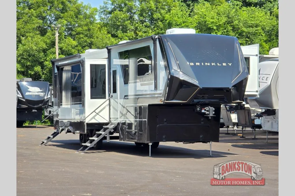 2027 Brinkley Model G 3970 - Photo 2