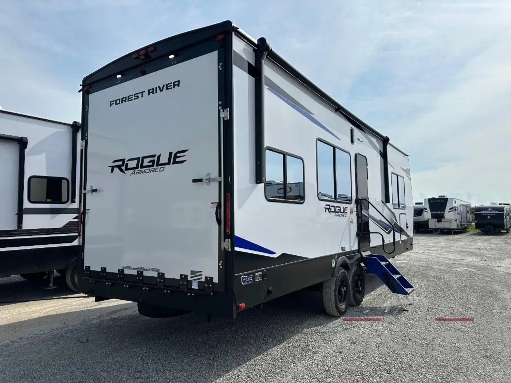 2026 Forest River Vengeance Rogue Armored 26L140, Photos photo 5