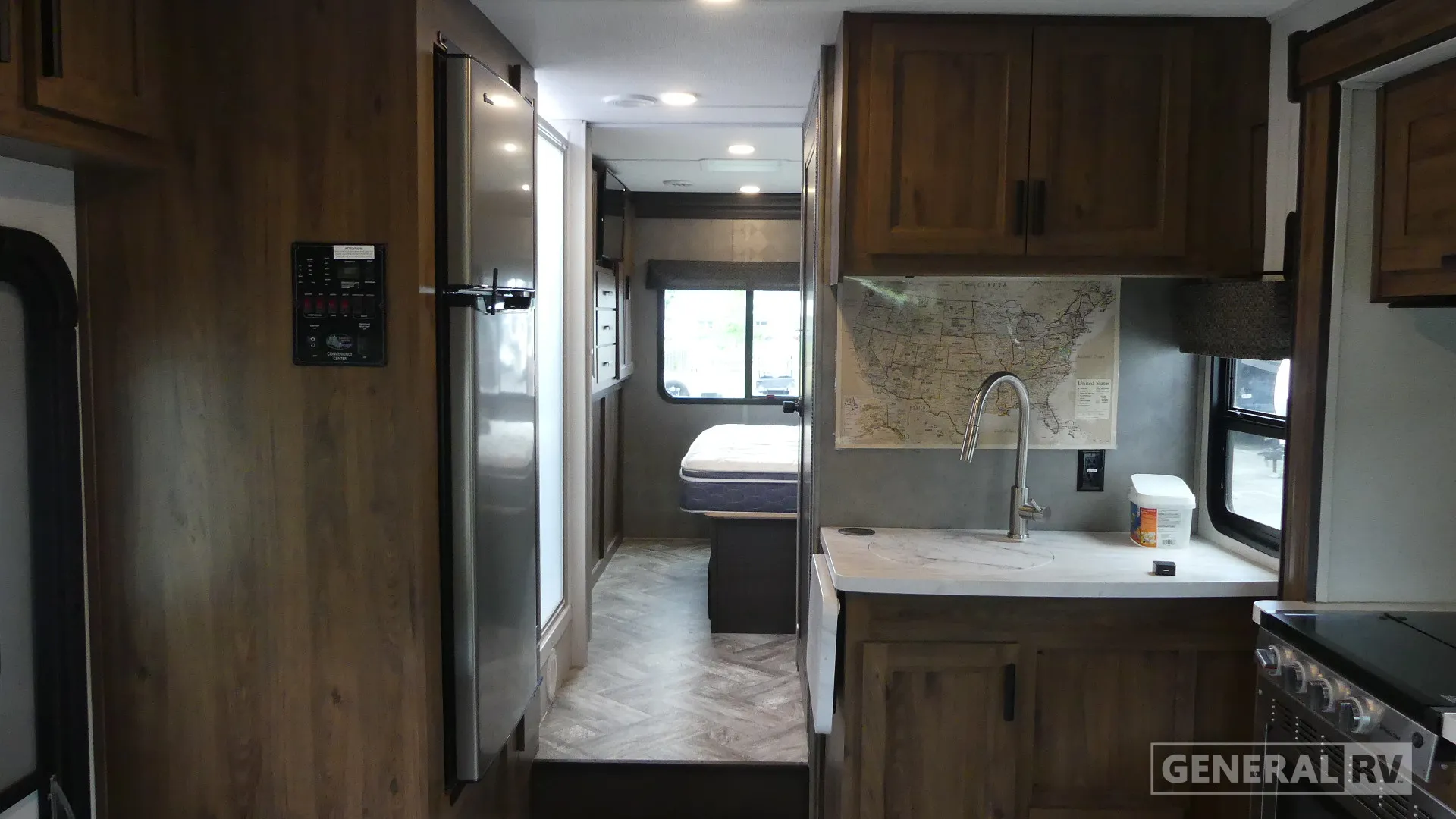 2021 Forest River Sunseeker Classic 2860DS - Photo 3