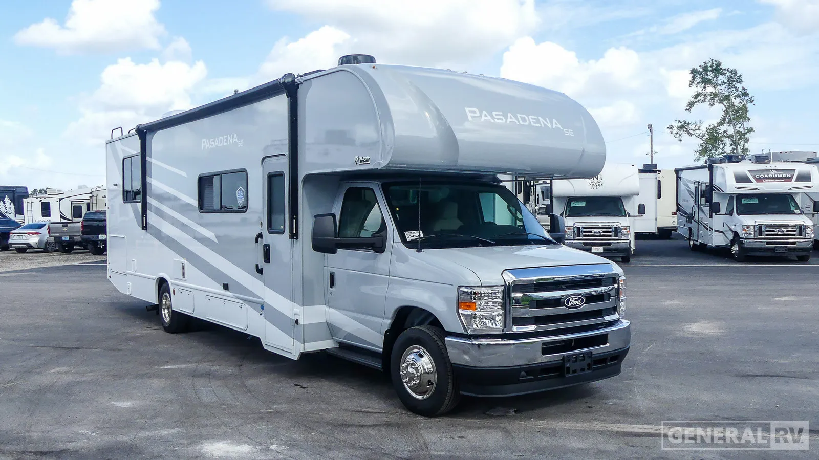 2026 Thor Motor Coach Pasadena SE SH31 - Photo 2