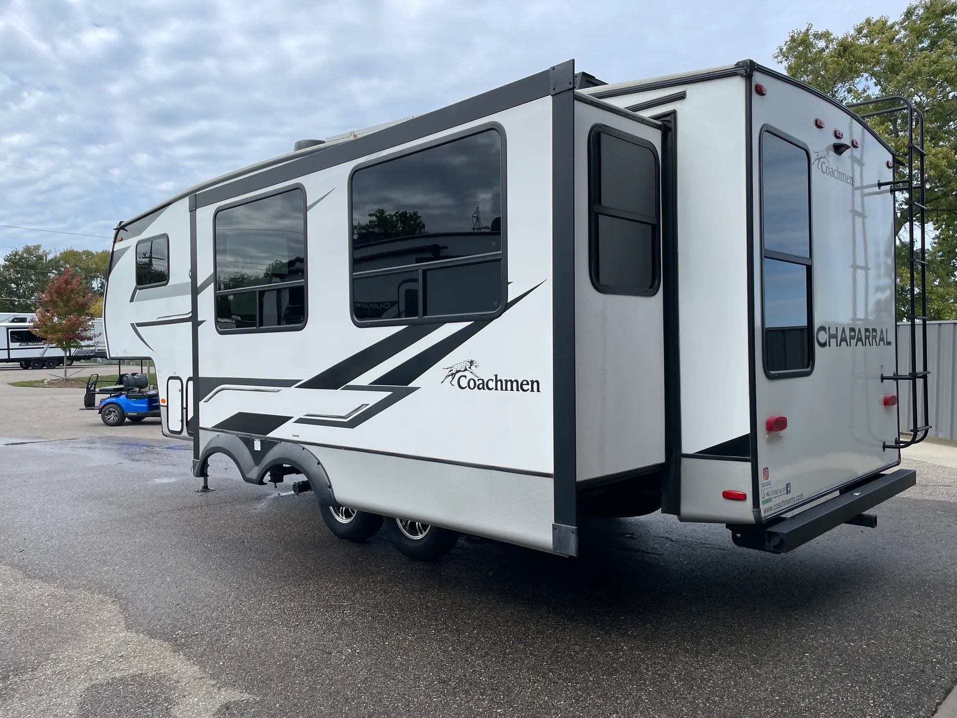 2023 Coachmen Chaparral Lite 25RE - Photo 4