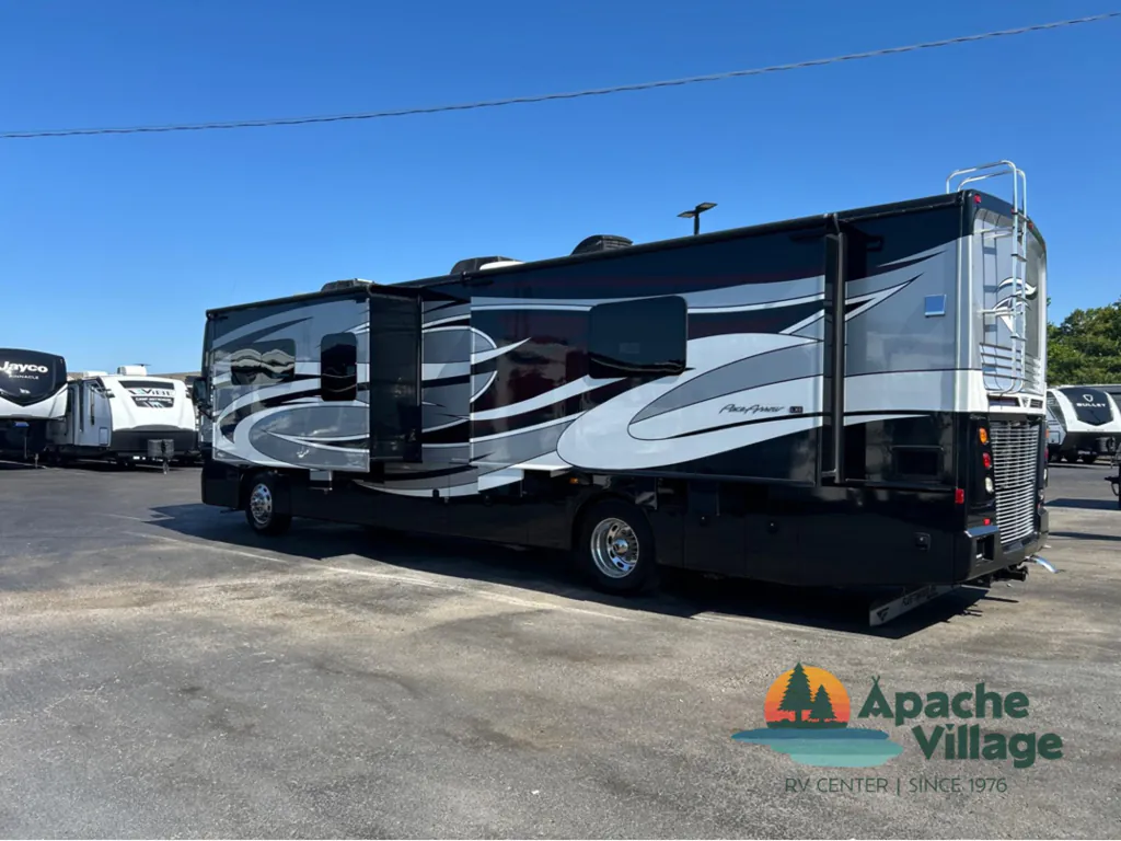 2017 Fleetwood Pace Arrow LXE 38F, Photos photo 5