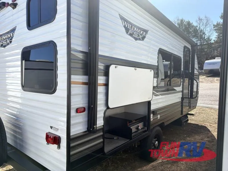 2024 Forest River RV Wildwood 179DBK - Photo 2