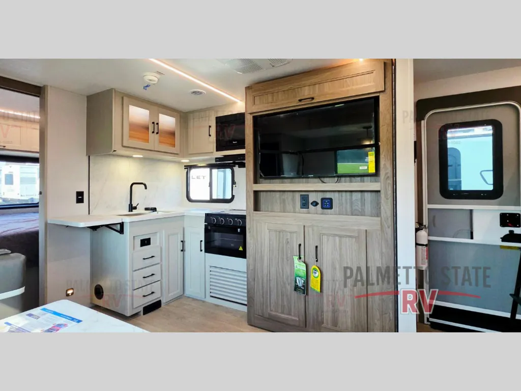 2026 Coachmen Freedom Express Ultra Lite 258BHS, Photos photo 15