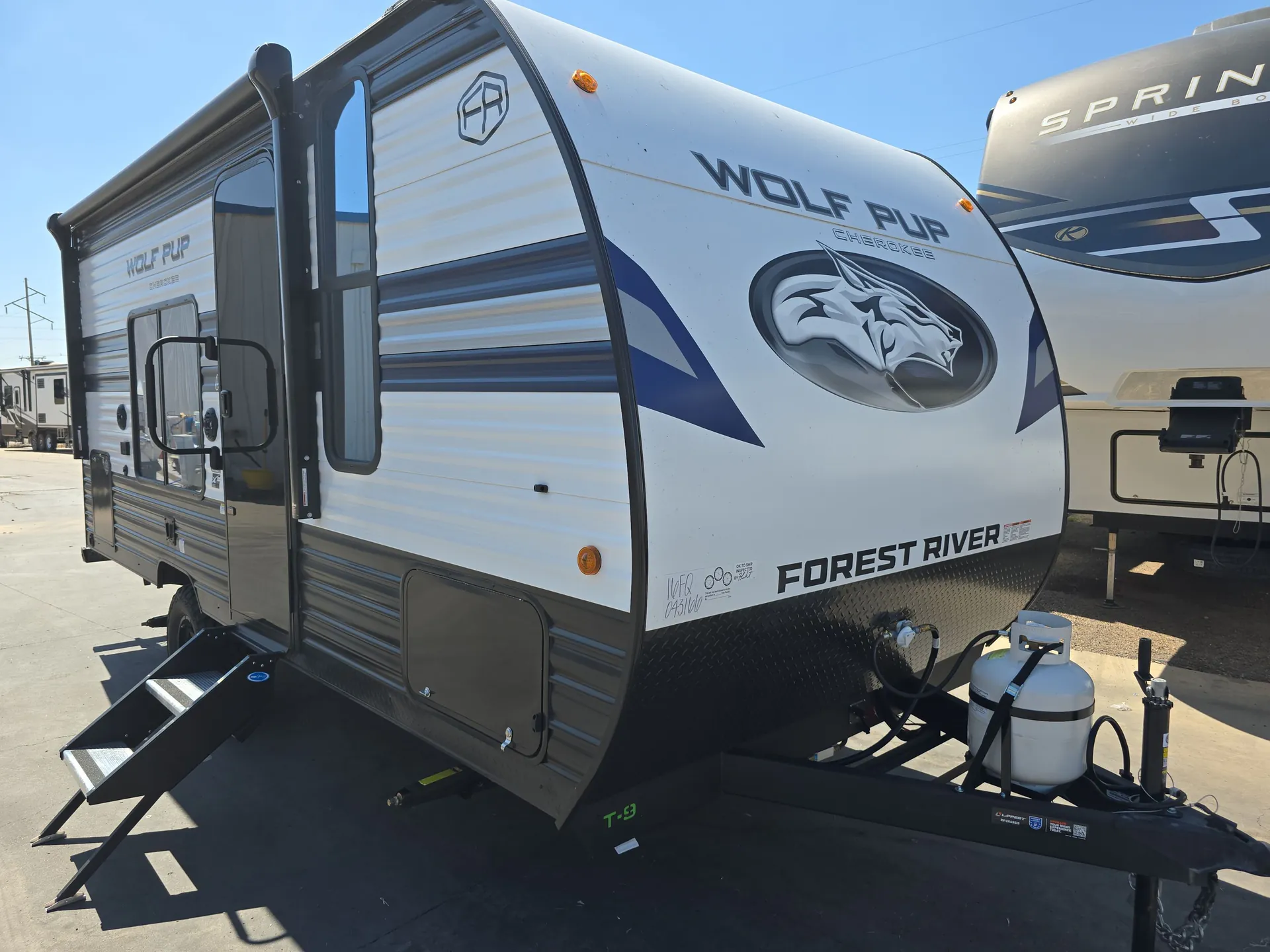 2027 Forest River Cherokee Wolf Pup 16FQW