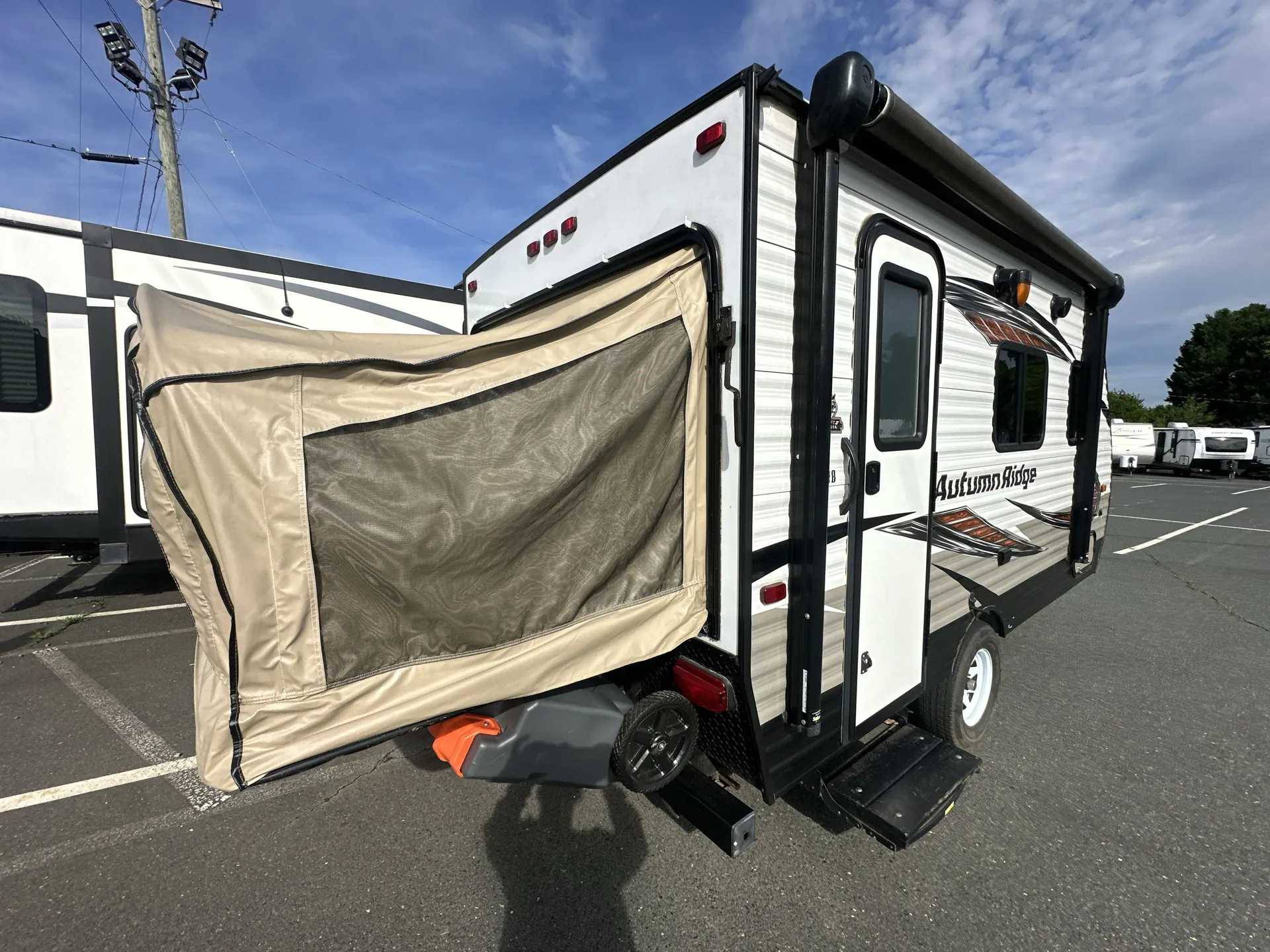 2018 Starcraft Autumn Ridge Outfitter 15RB — living area main