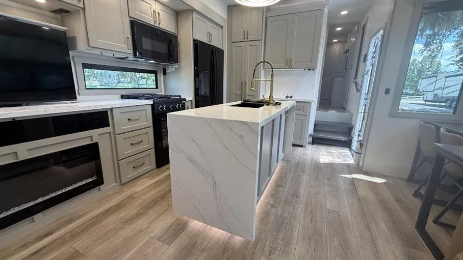 2025 Brinkley Model G 4100, Photos photo 12