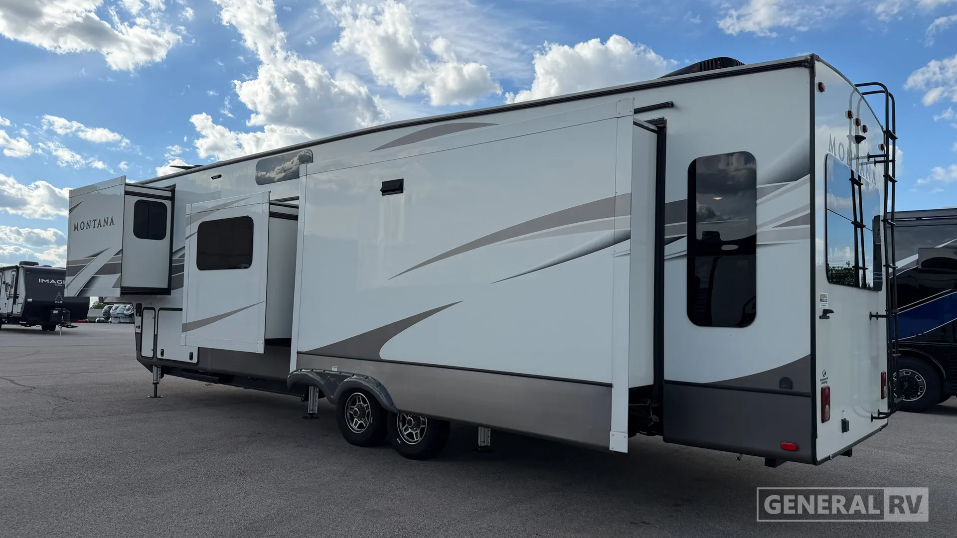 2020 Keystone Montana 3855BR - Photo 4