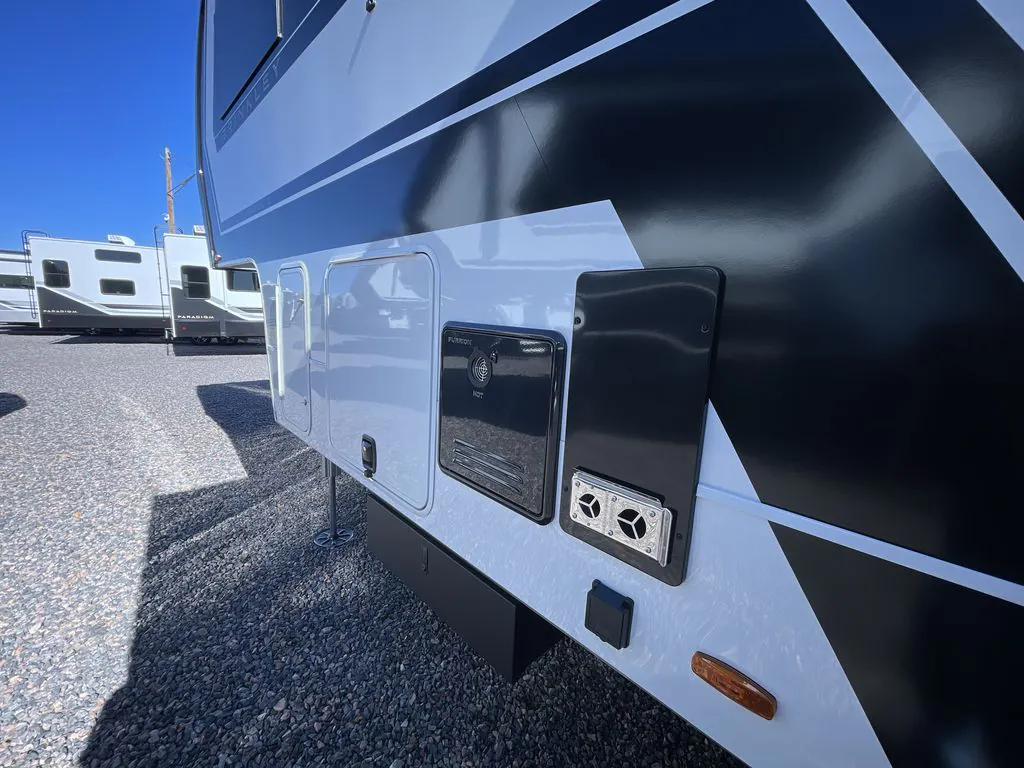 2027 Brinkley Model Z 2680, Photos photo 4