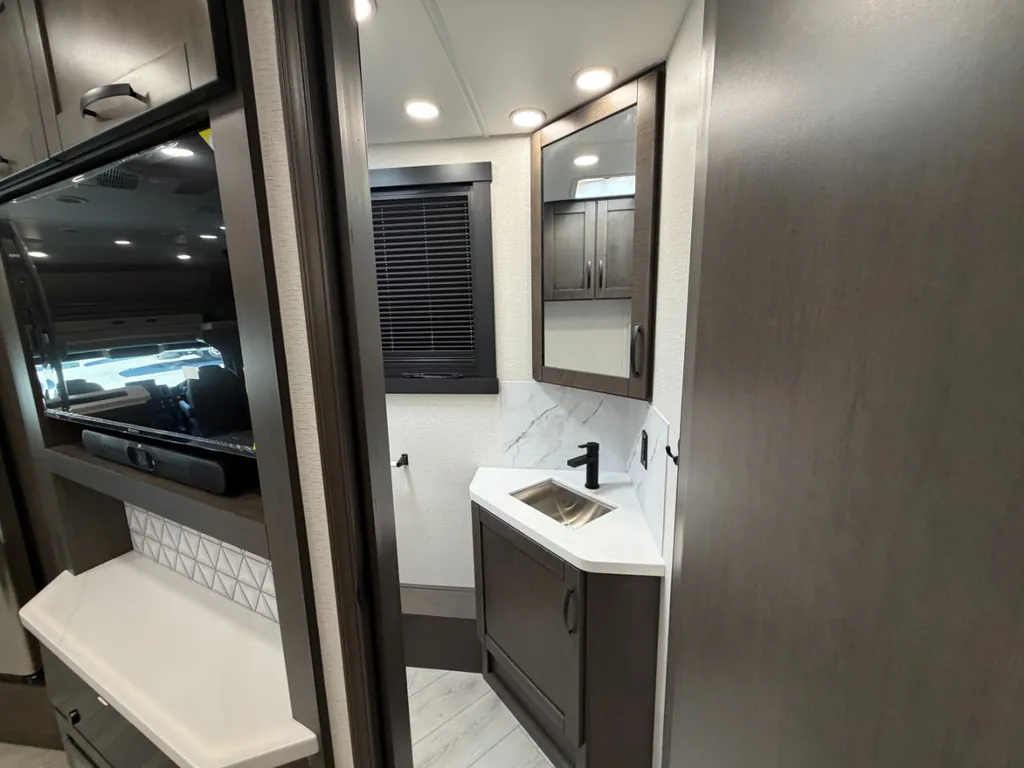 2027 Entegra Coach Accolade 37K, Photos photo 60