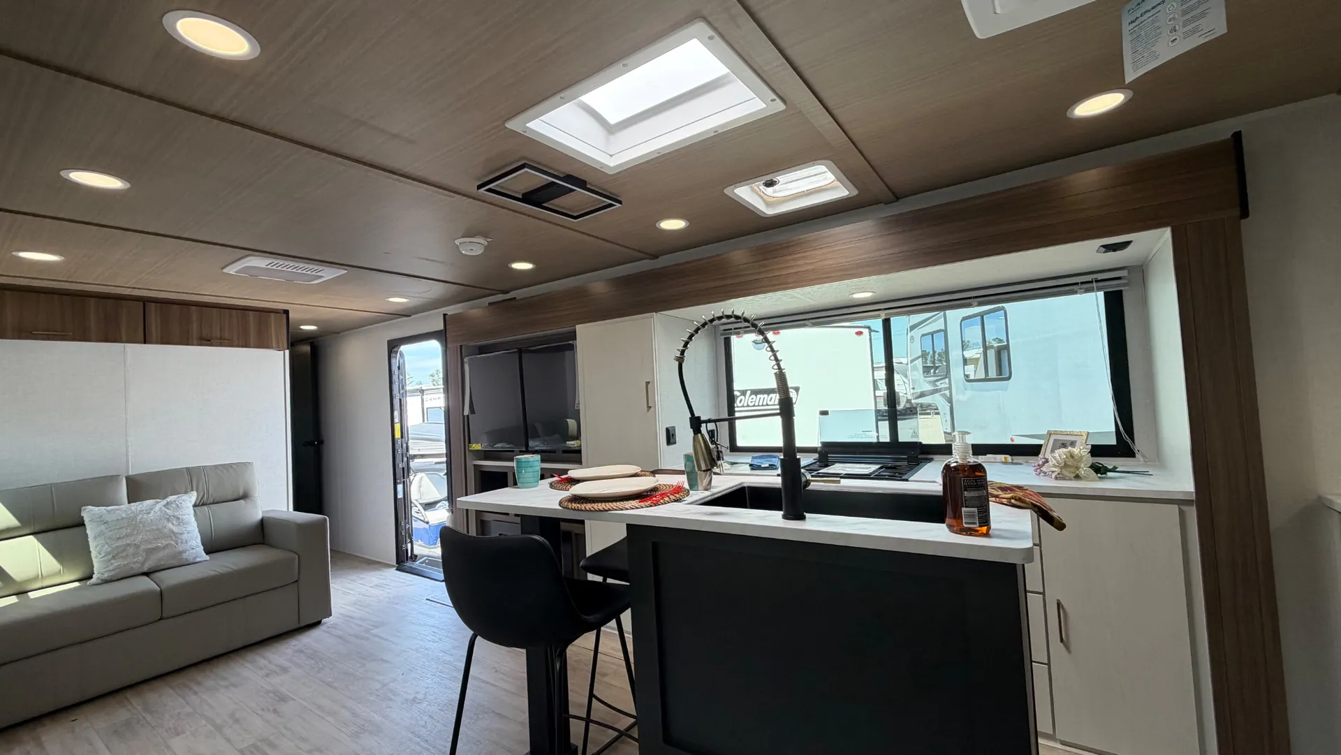 2026 Forest River Vibe 3400XL — Photo 6