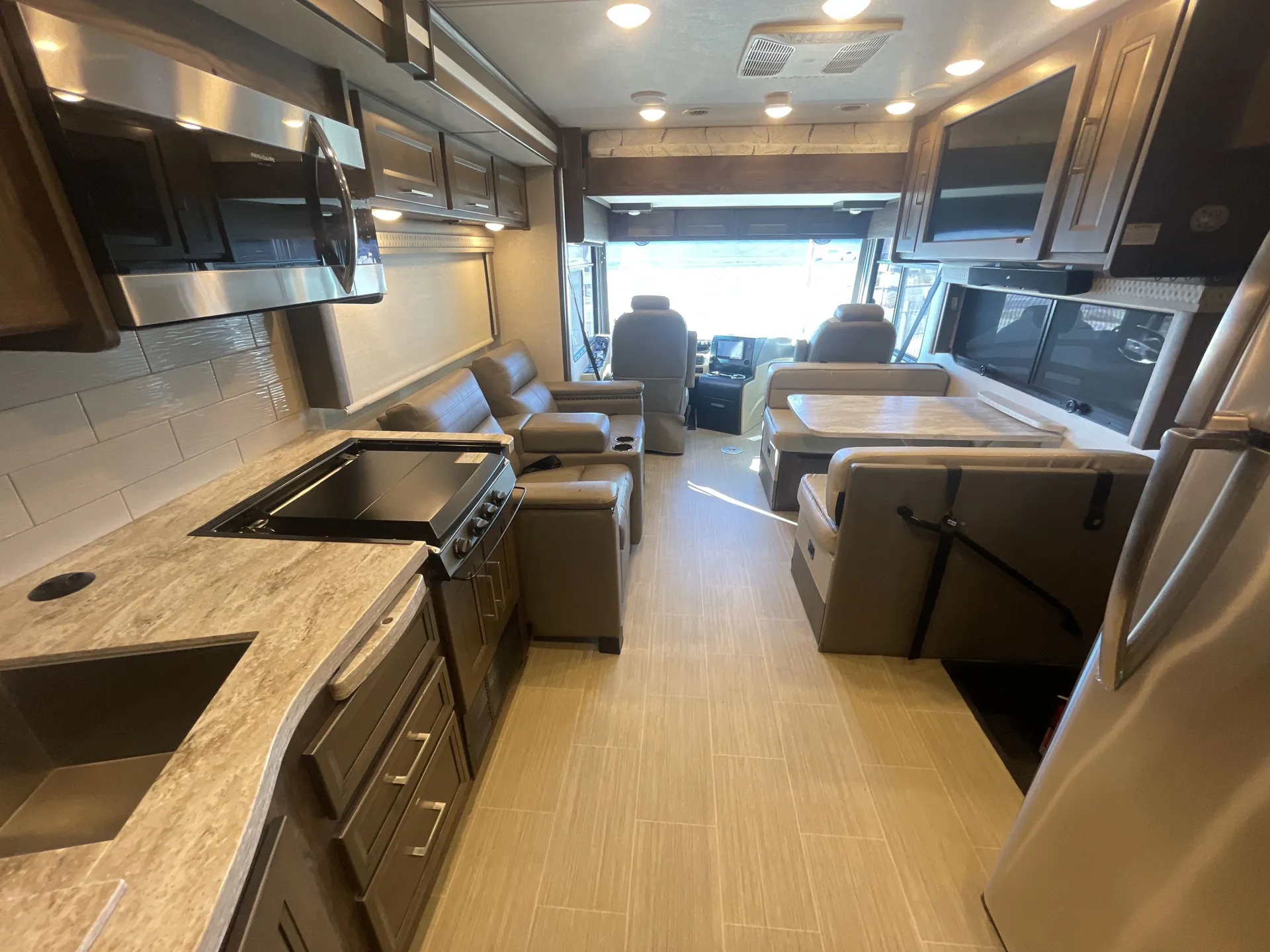2020 Coachmen Sportscoach SRS 339DS — living area main