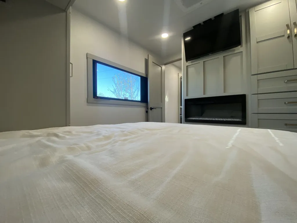 2026 Brinkley Model Z 297, Photos photo 33