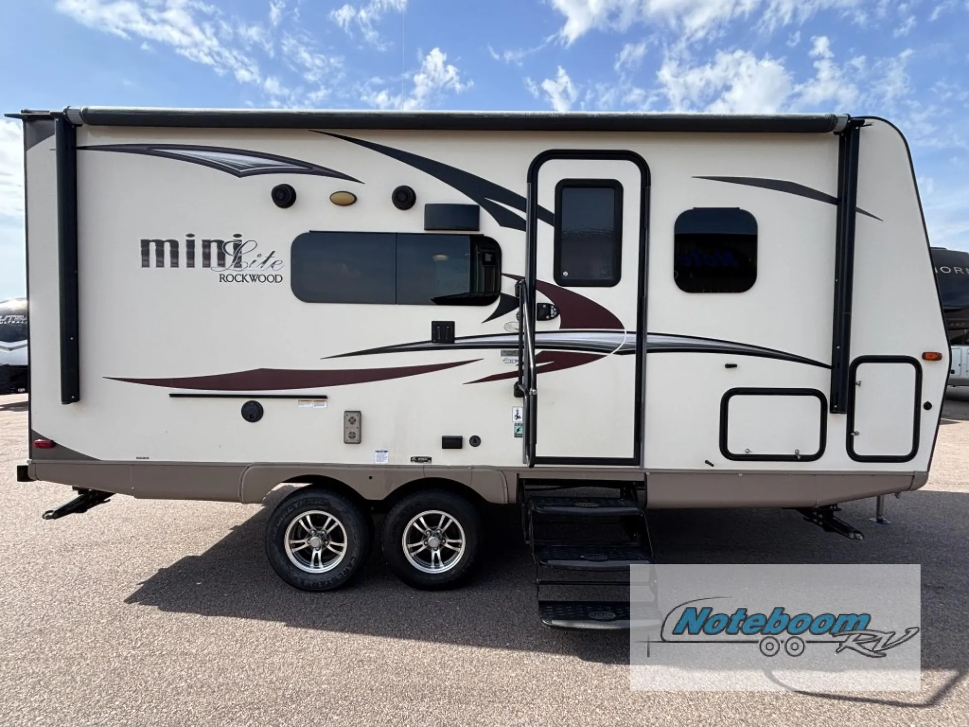 2018 Forest River Rockwood Mini Lite 2104S - Photo 2