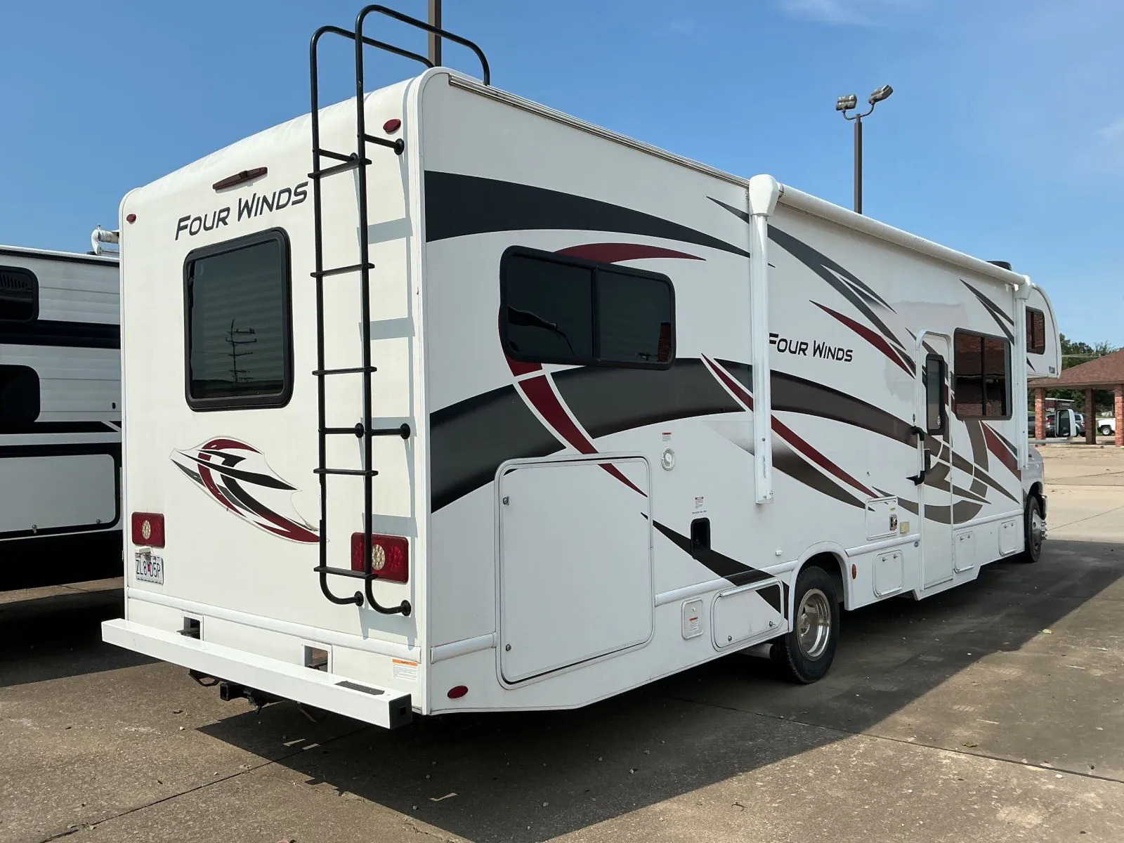2021 Thor Motor Coach Chateau 31EV - Photo 3