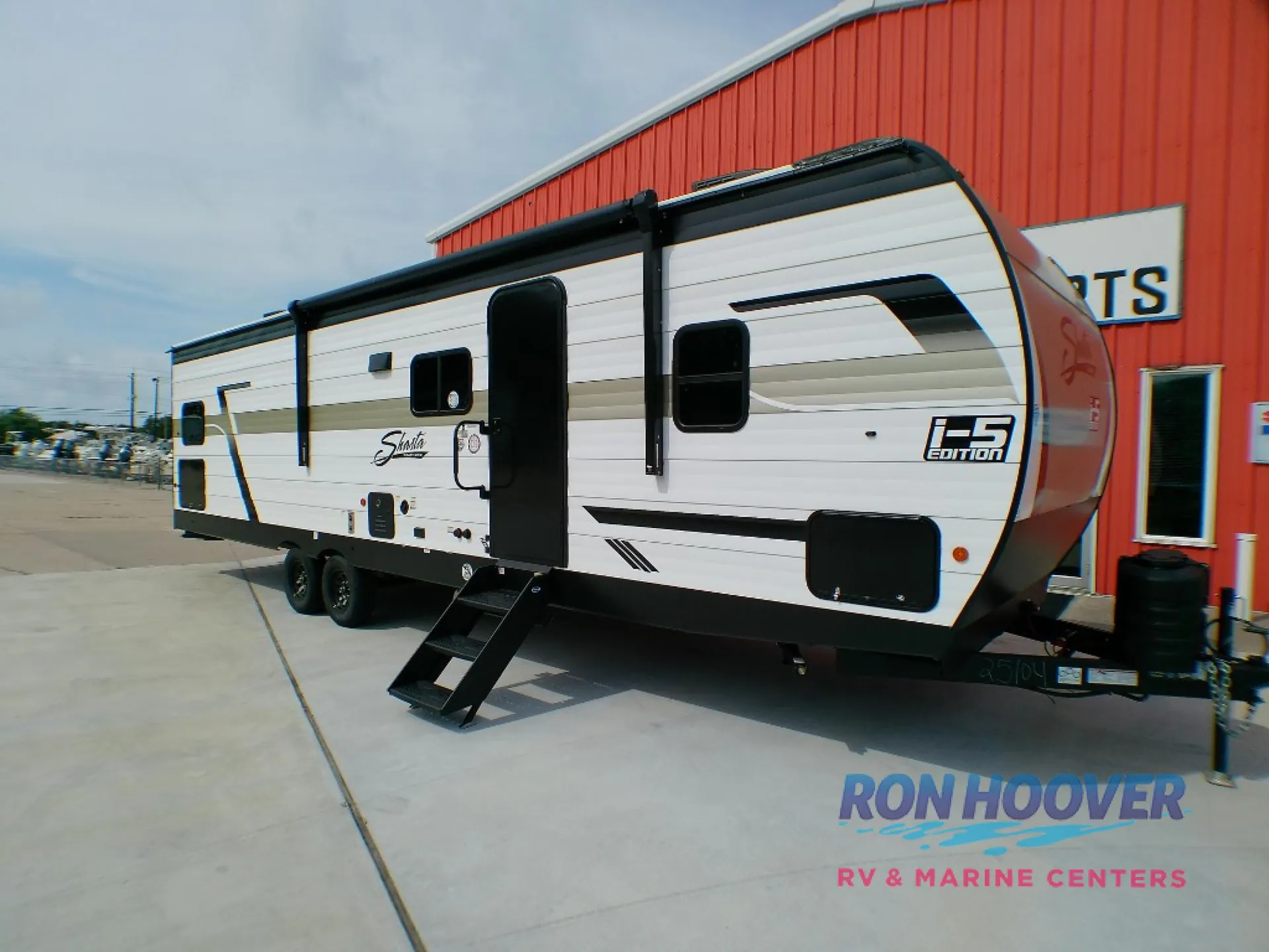 2027 Shasta RVs i-5 Edition 532BEDS