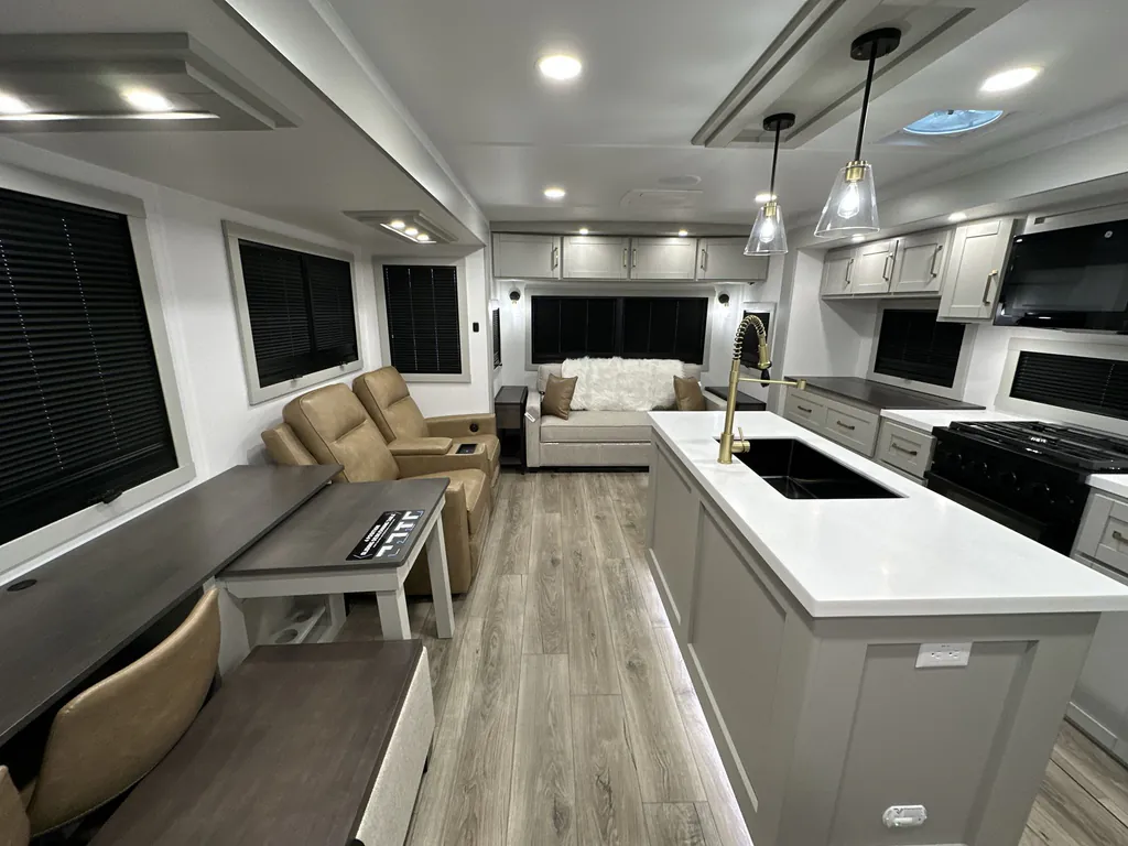2026 Brinkley Model Z Air 297, Photos photo 15