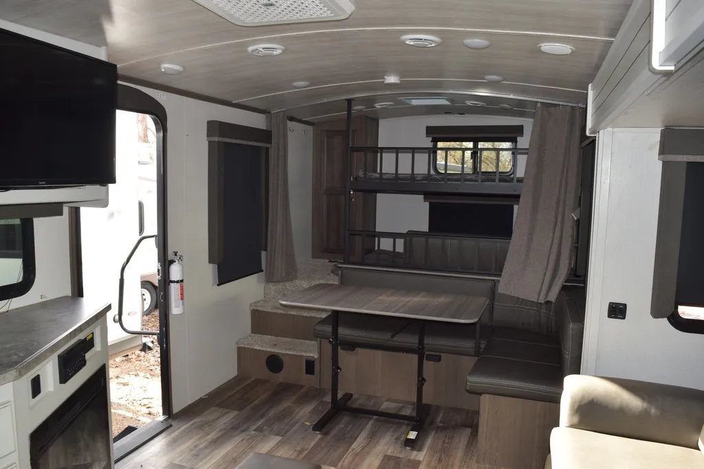 2022 Keystone Cougar Half-Ton 30BHS, Photos photo 10