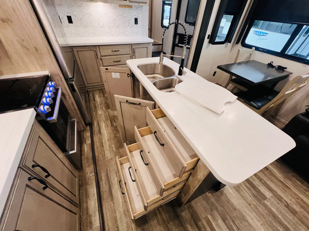 2023 Keystone Avalanche 390DS, Photos photo 18