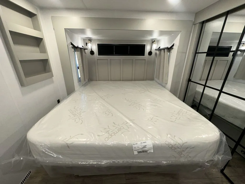 2026 Brinkley Model G 4170, Photos photo 27