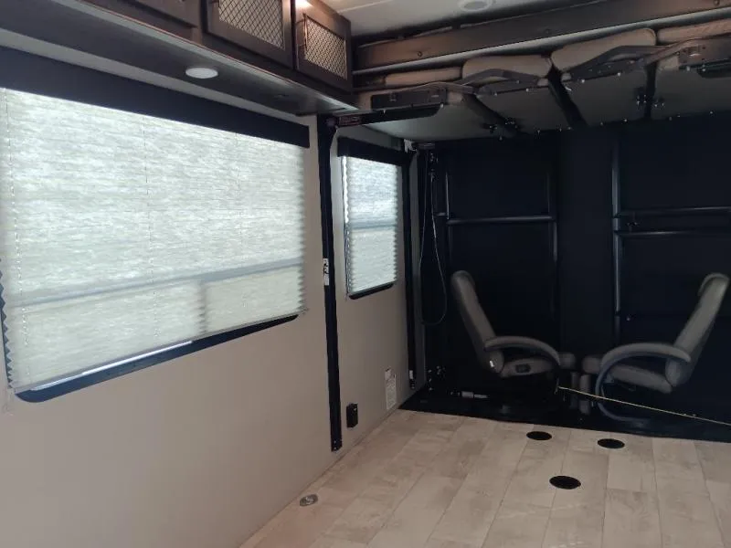 2022 Grand Design Momentum G-Class 23G - Photo 4