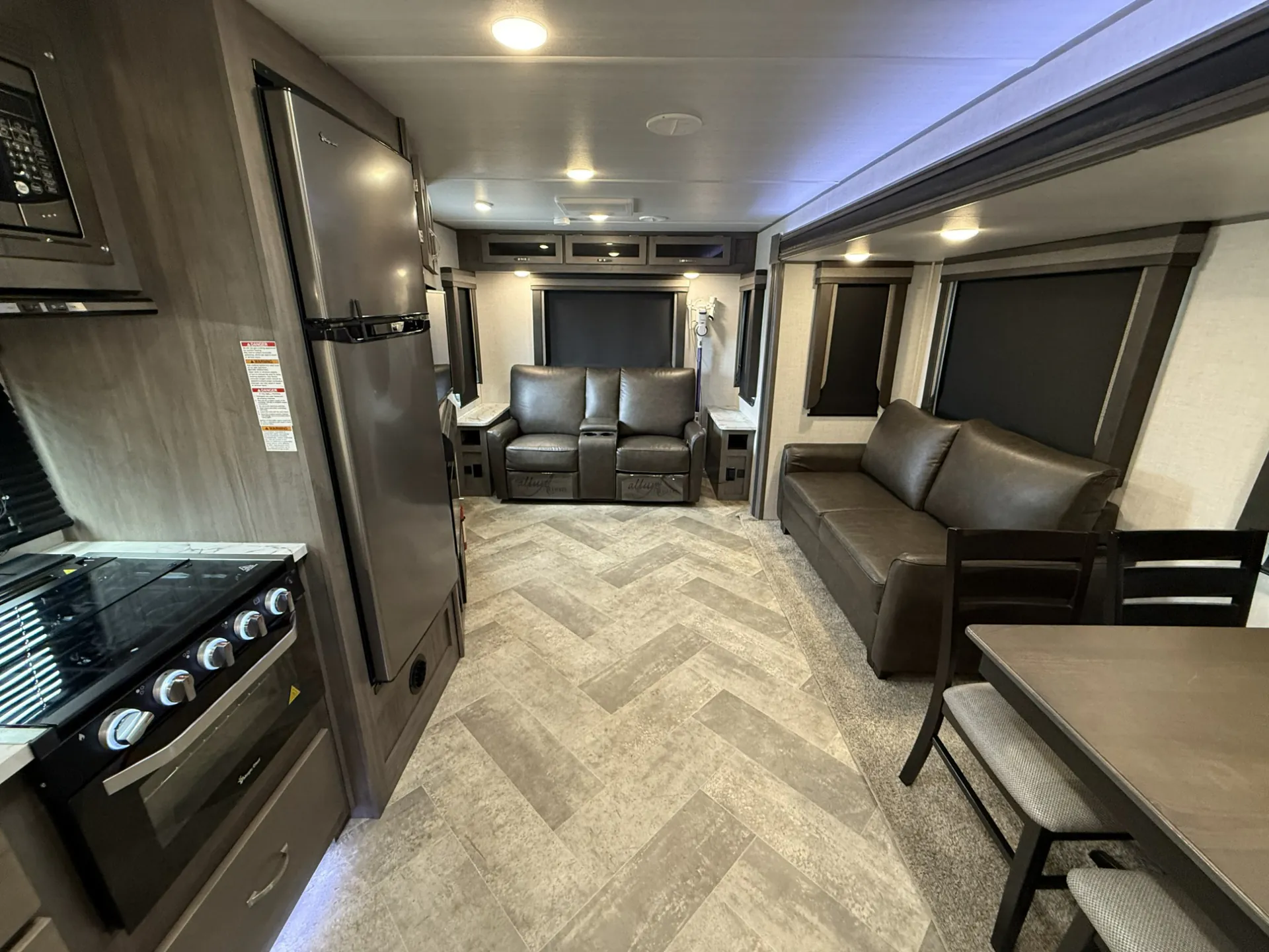 2021 East to West Alta 2850KRL - Photo 4