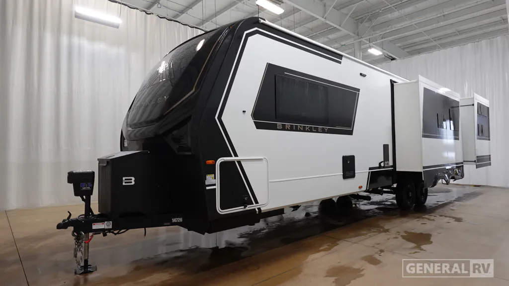 2027 Brinkley Model Z AIR 315, Photos photo 5