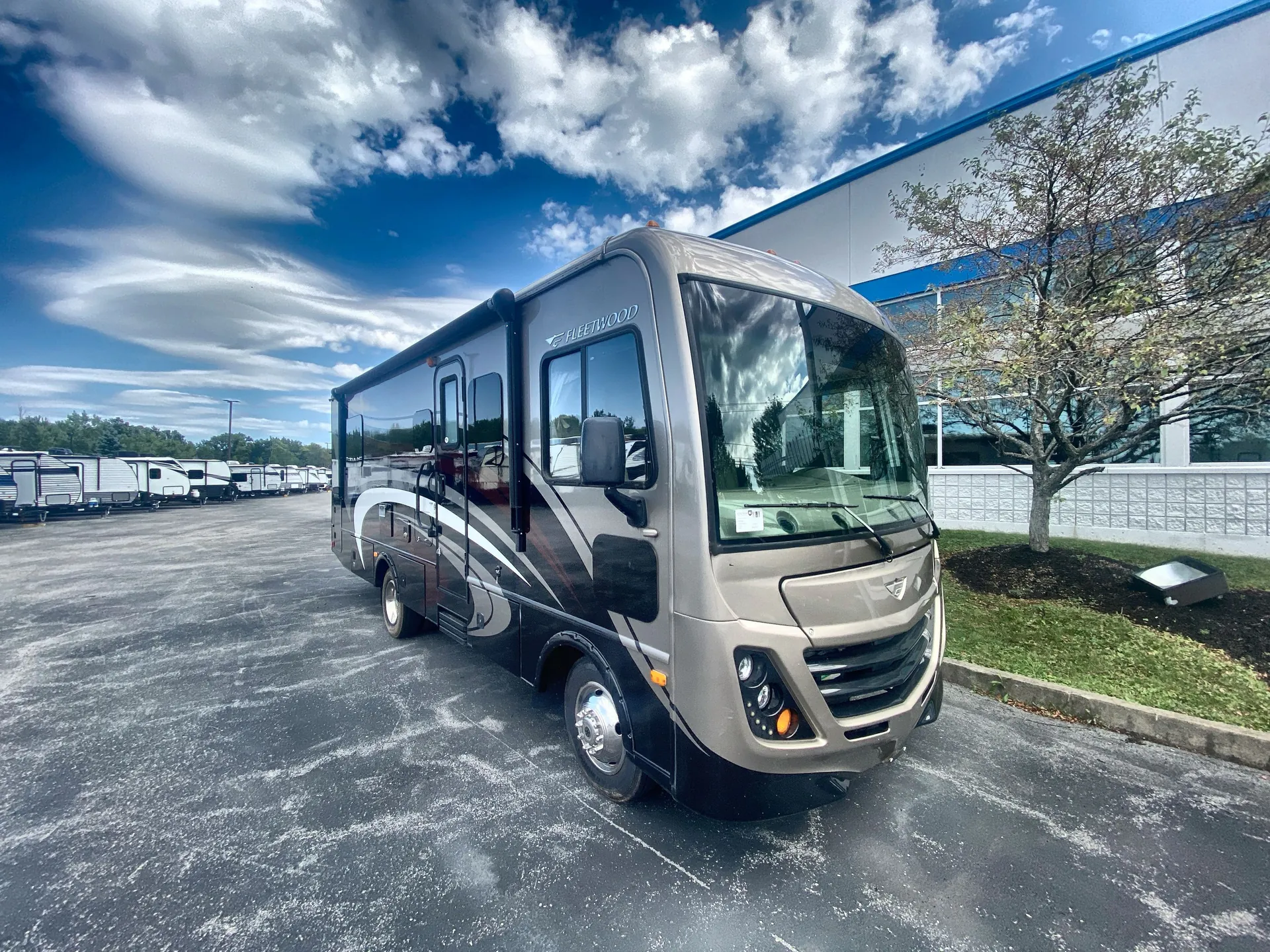 2015 Fleetwood Flair 26D - Photo 2