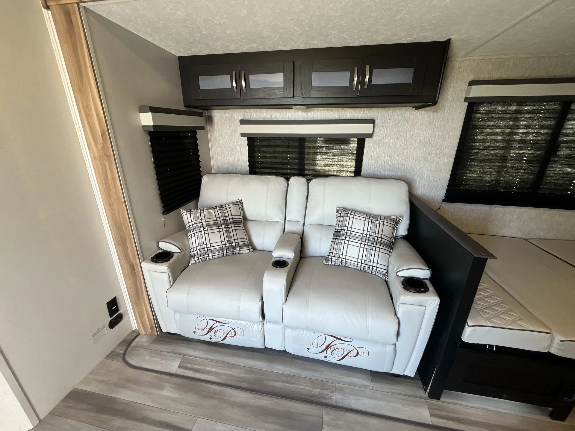 2022 Coachmen Freedom Express Ultra Lite 287BHDS — living area main