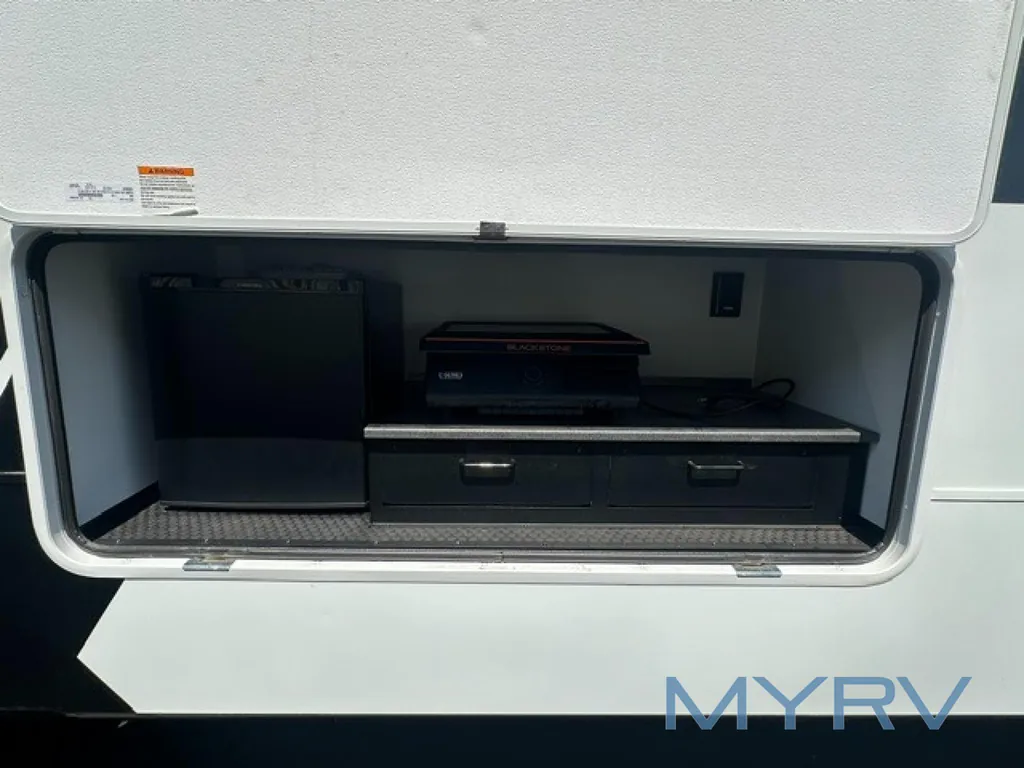 2025 Brinkley Model Z 3610, Photos photo 10