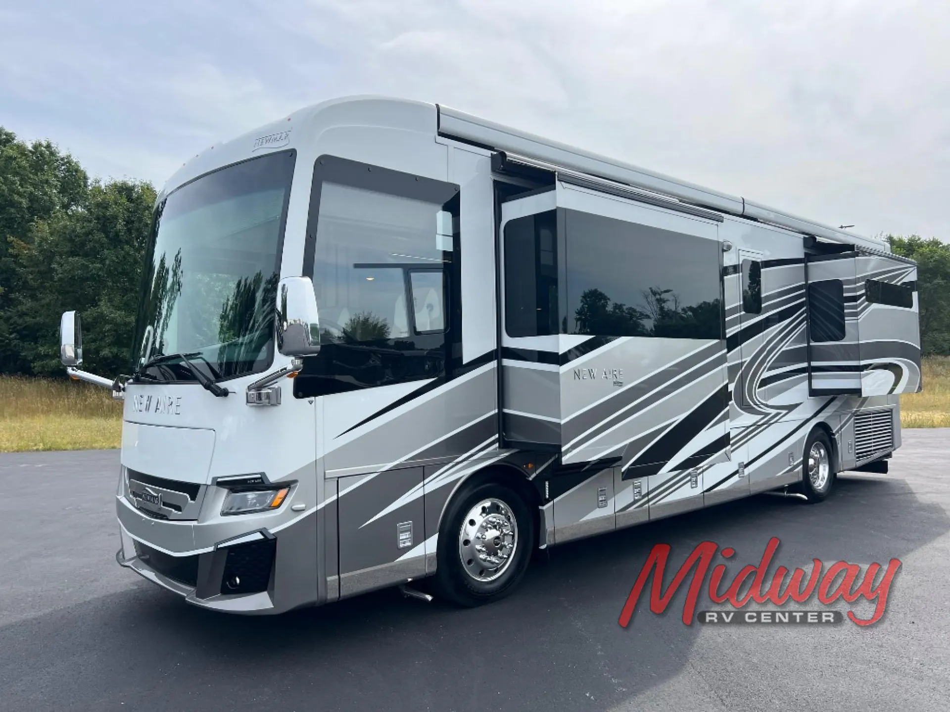 2022 Newmar New Aire 3545 - Photo 3