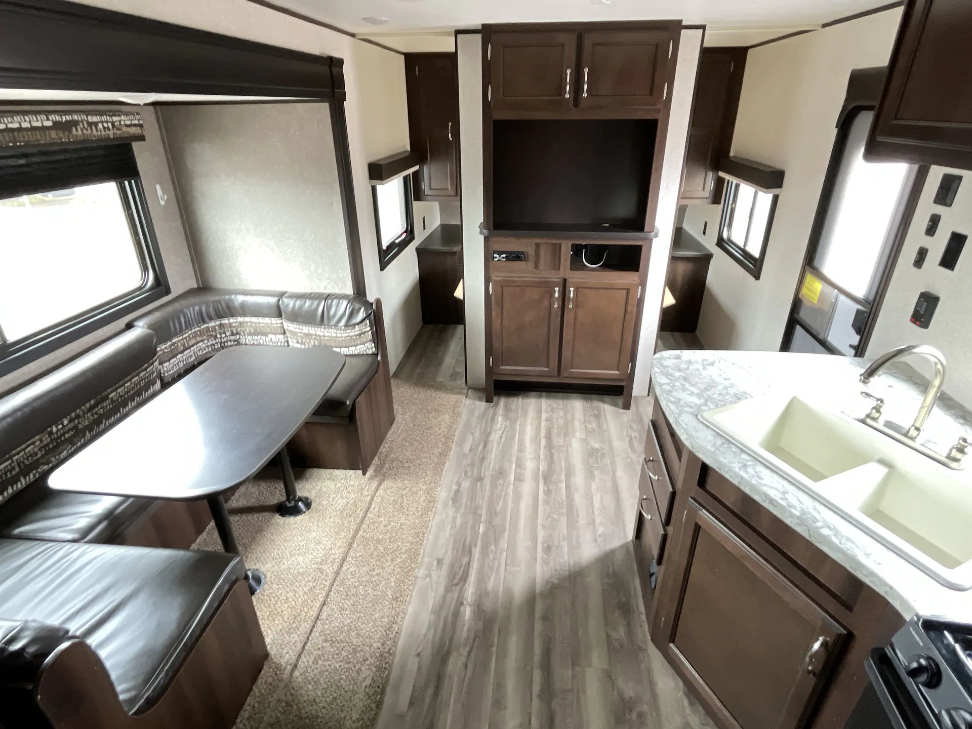 2018 Jayco Jay Flight 242BHS — living area main