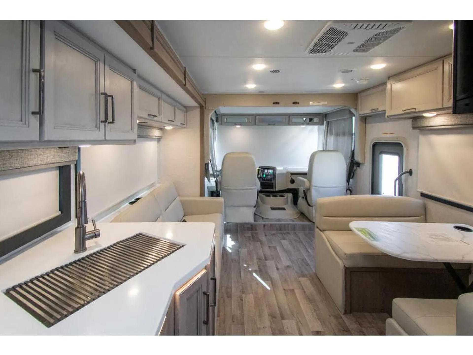 2026 Thor Motor Coach Resonate 29D - Photo 3