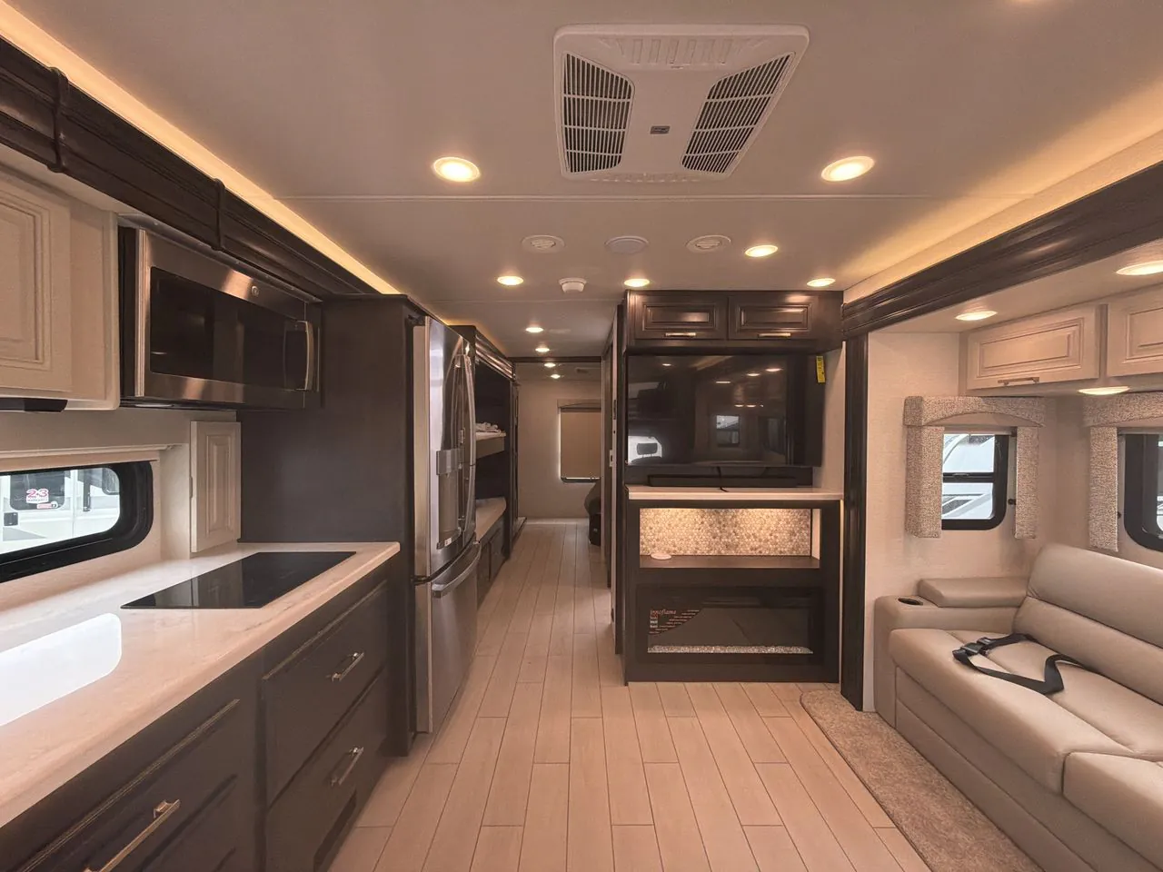 2026 Entegra Coach Accolade XL 37L - Photo 4