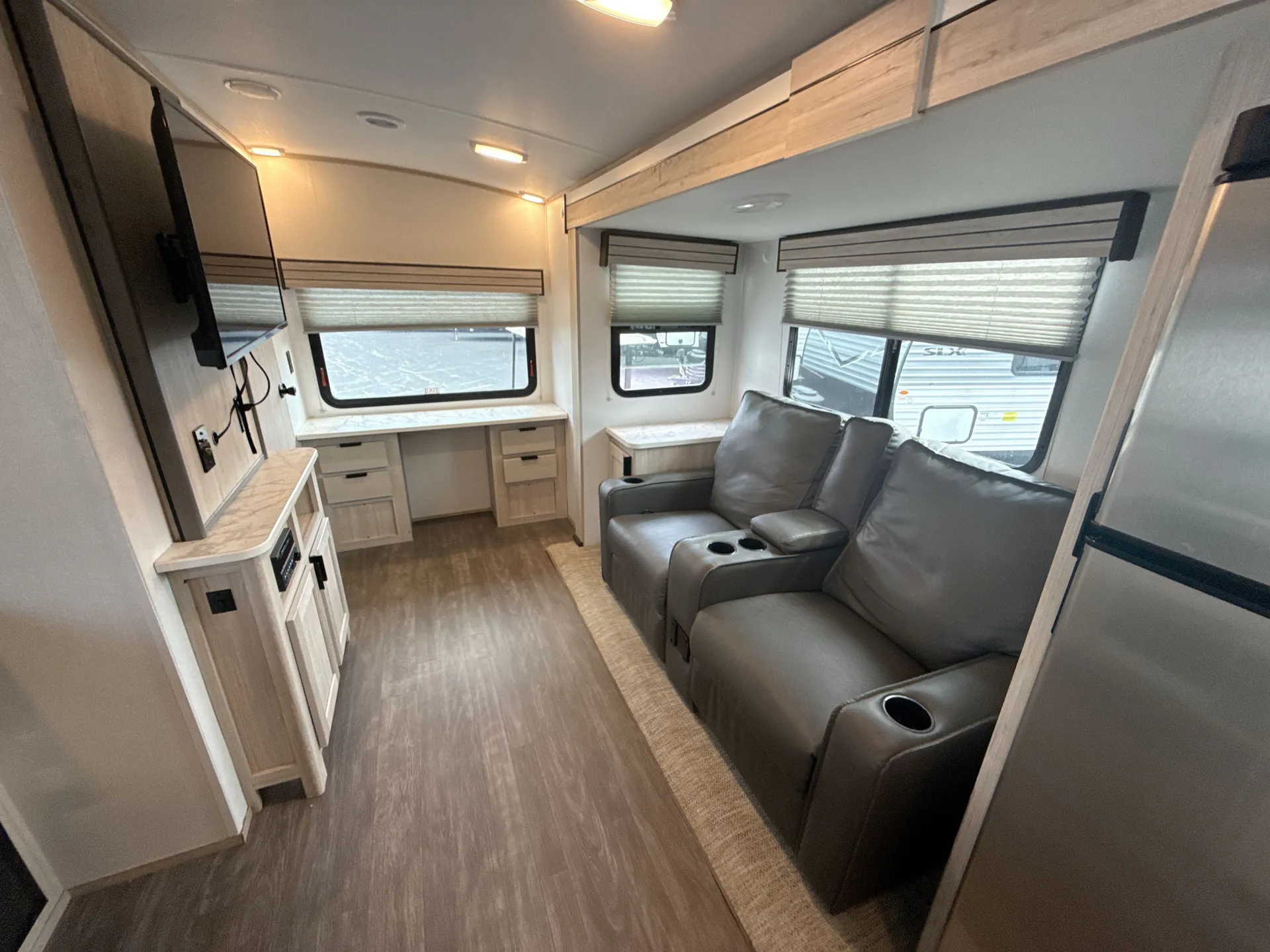 2022 Cruiser RV Shadow Cruiser 215RBS - Photo 4