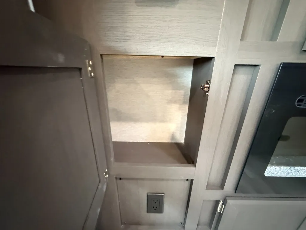 2027 Coachmen Catalina Legacy Edition 343BHTS (2 Queen Beds), Photos photo 28