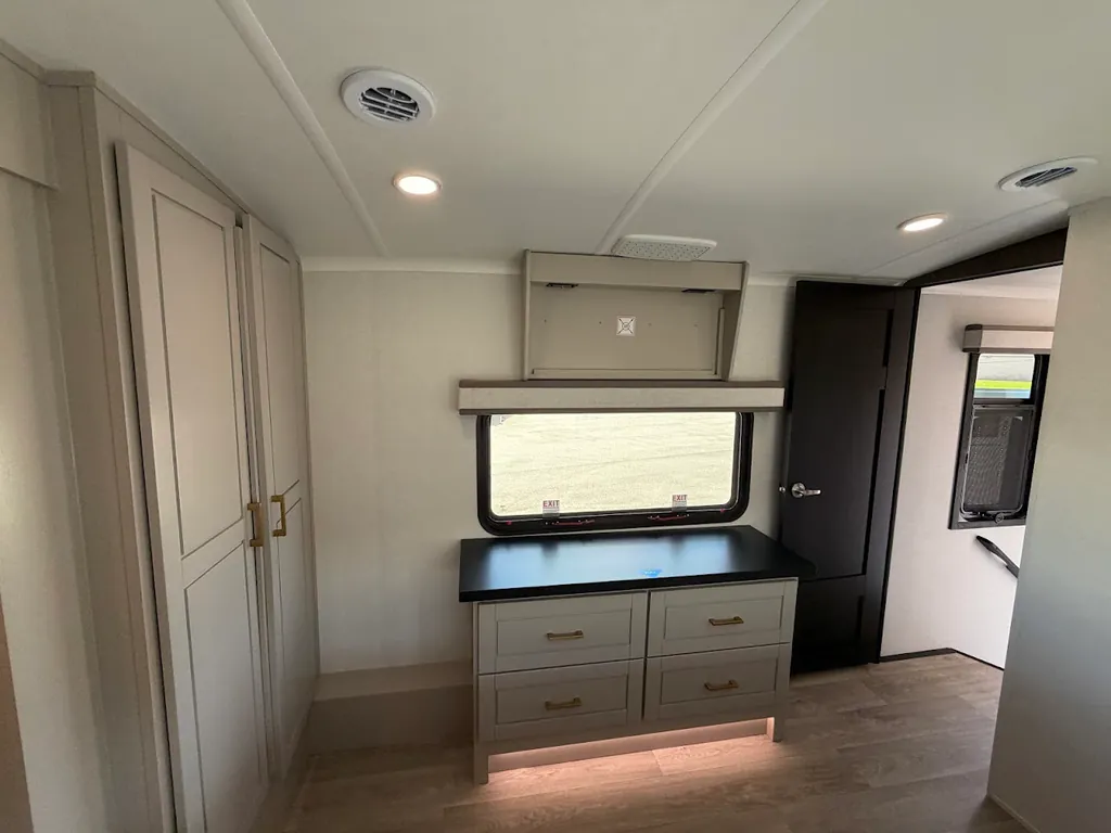 2027 Jayco North Point 391TBBH, Photos photo 57