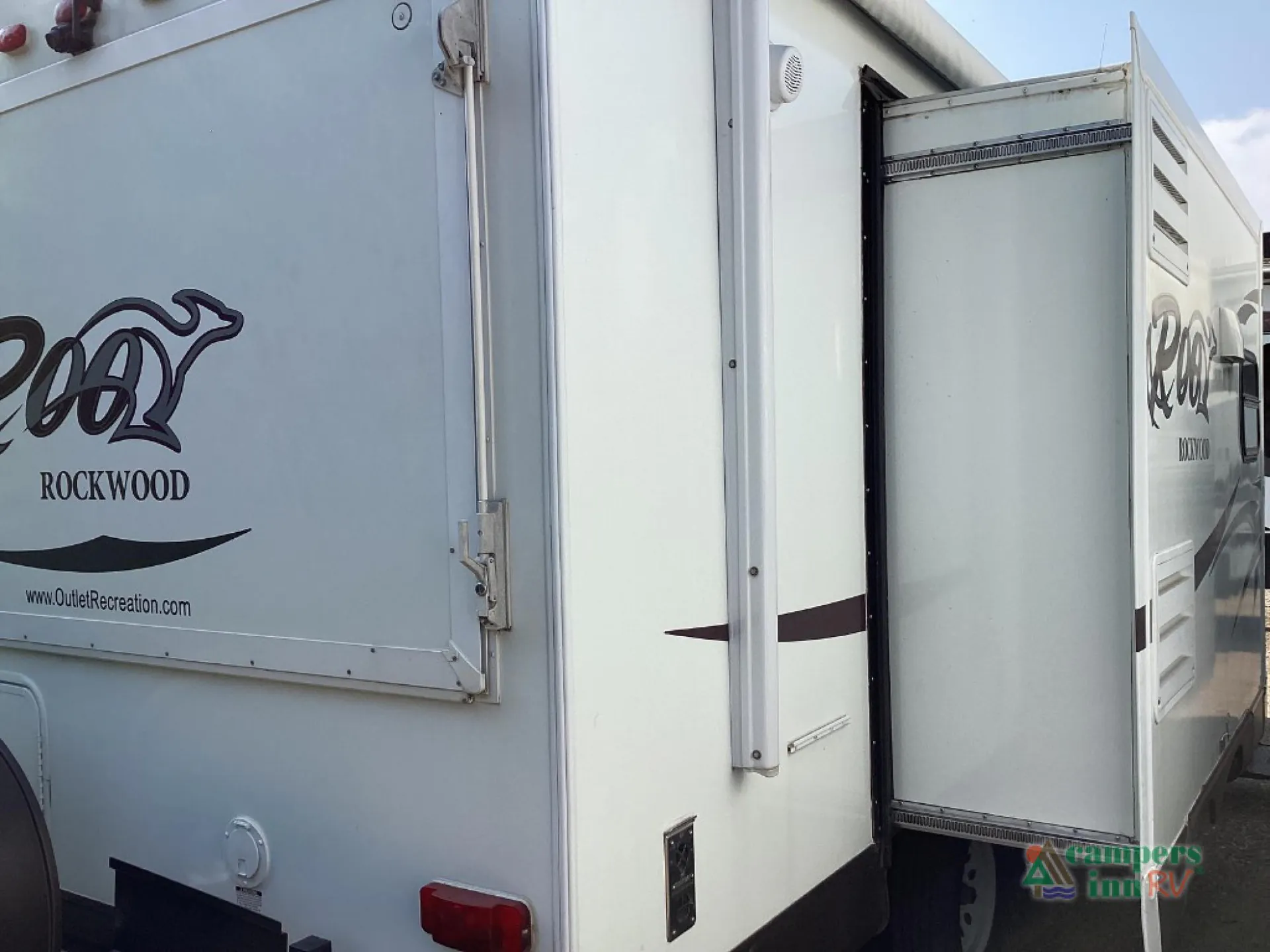 2015 Forest River Rockwood Roo 23IKSS — Photo 7