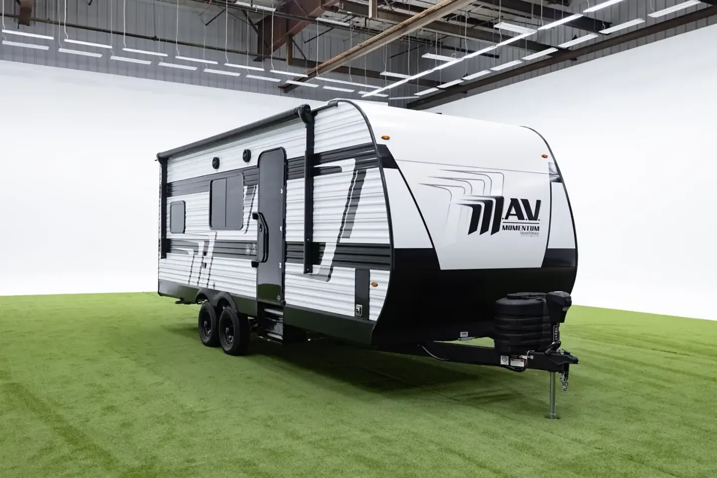 Grand Design Momentum MAV 22MAV exterior