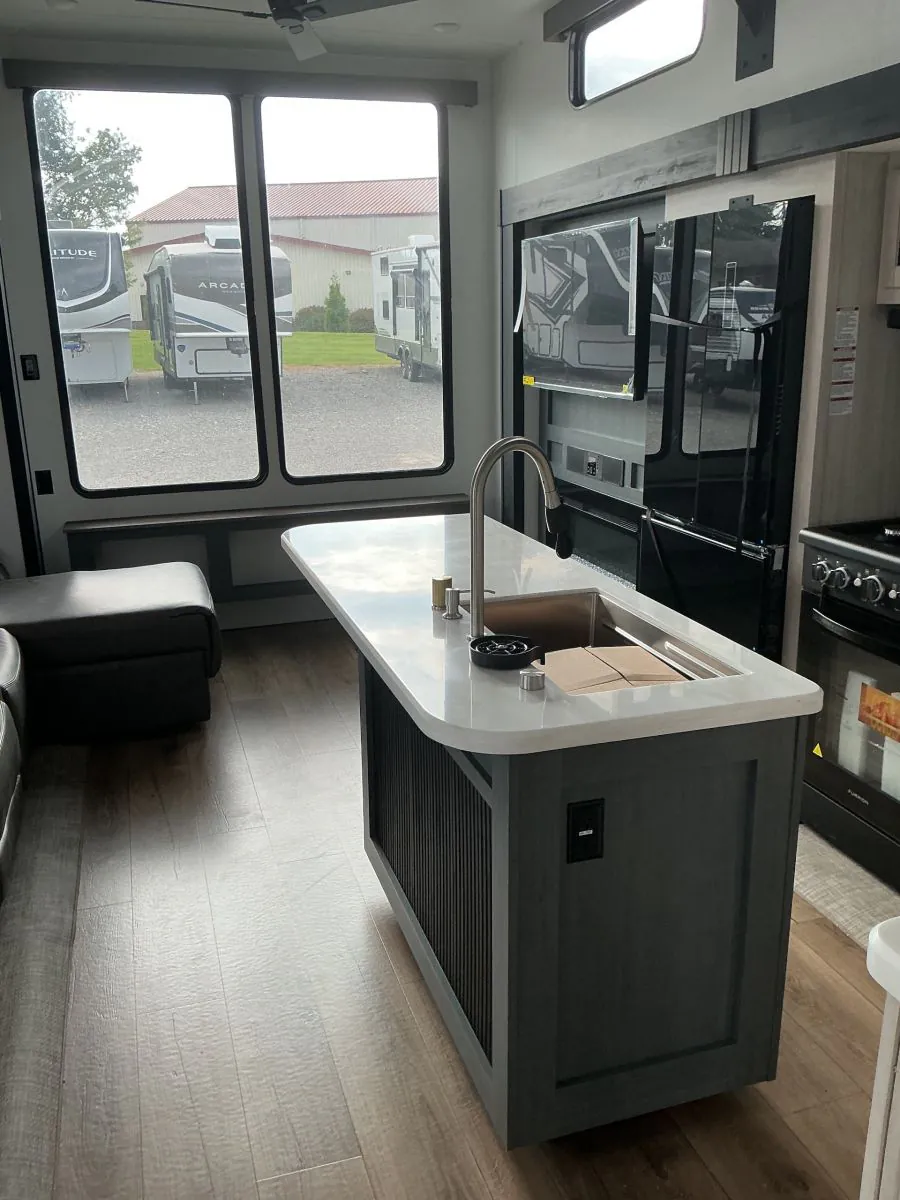 2027 Forest River Puma Vista 422LFT, Photos photo 6