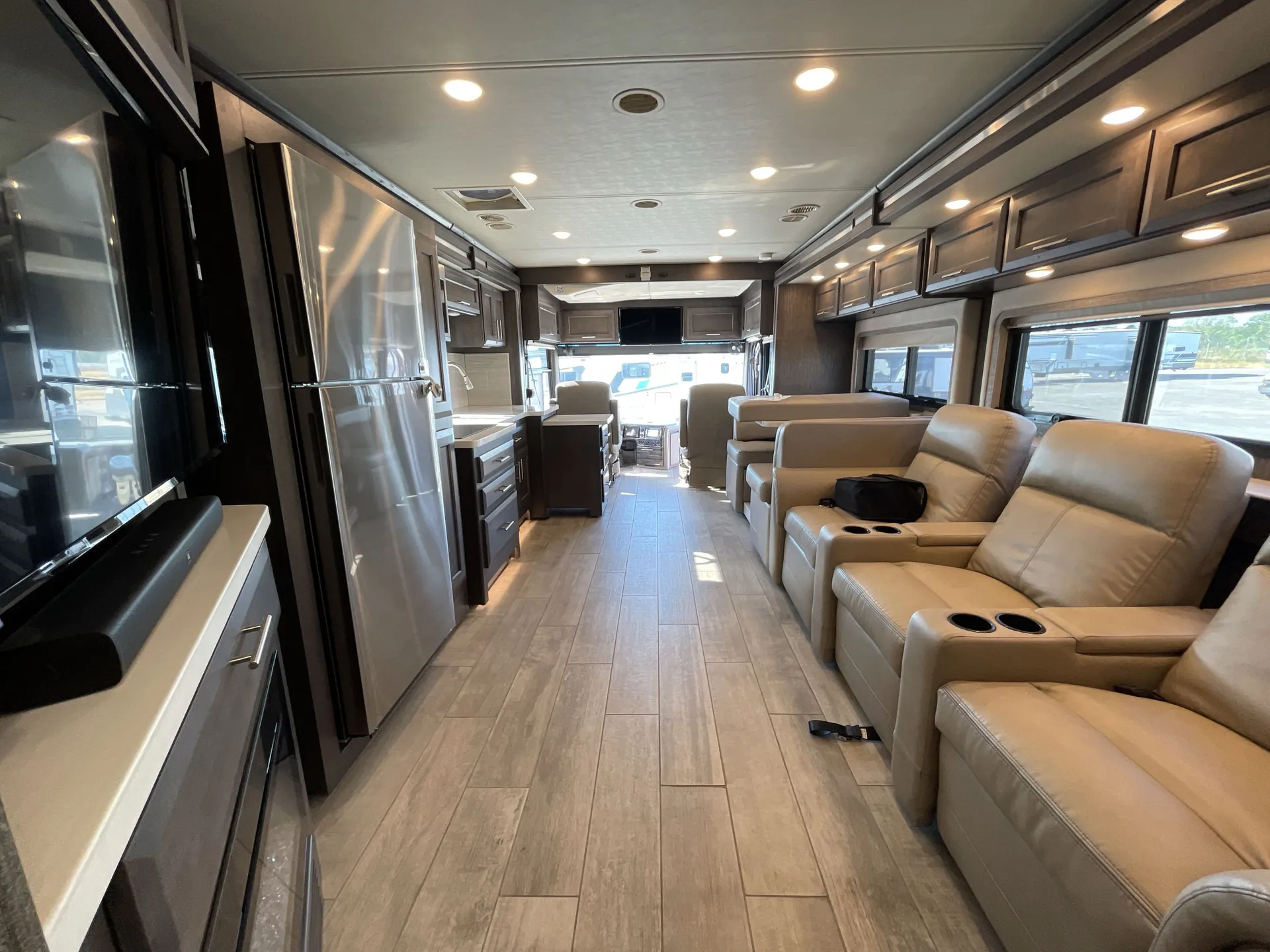 2020 Thor Motor Coach Aria 3701 — living area main