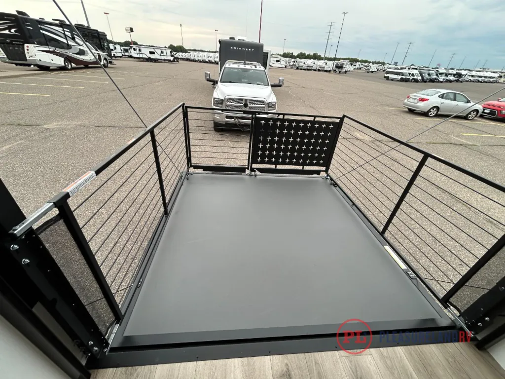 2026 Brinkley Model Z 3420, Photos photo 6