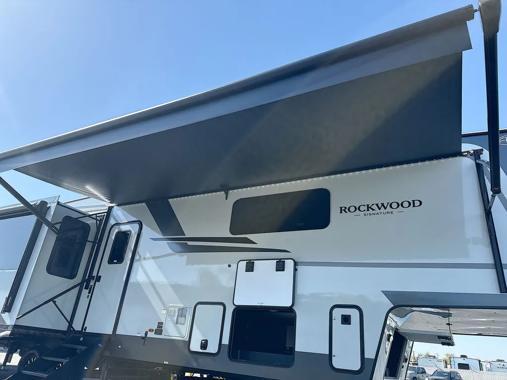 2027 Forest River Rockwood Signature 401SFB, Photos photo 12