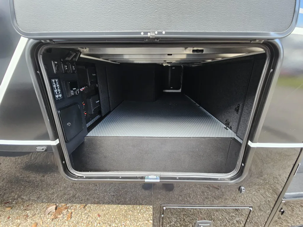2026 Brinkley Model G 4150, Photos photo 71